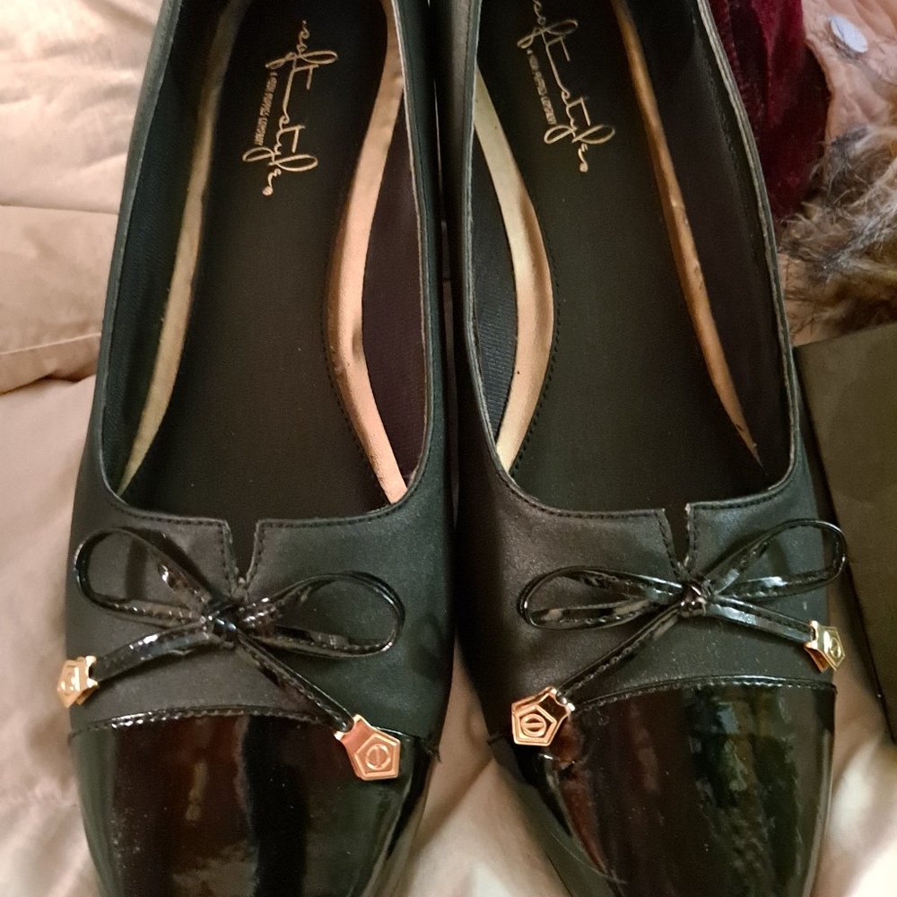 Womens drwss shoes size 8